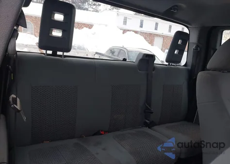 2011 Ford F-250 Xl из США, поврежденный, VIN 1FT7X2B66BEB20382